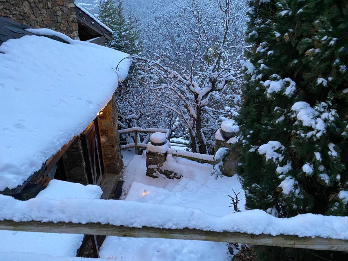 Casa Rural Pirineu Nevà Esterno foto