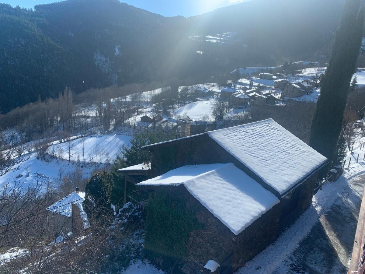 Casa Rural Pirineu Nevà Esterno foto